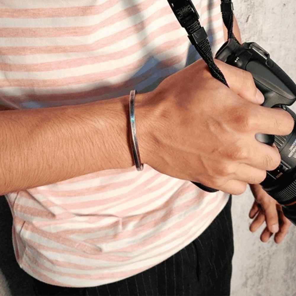 SleekTwist - Men's Small Wrist Twisted C Bangle with Mobius Bracelet